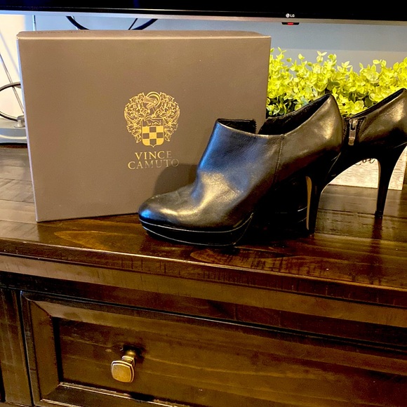 Shoes - Picture 1 of 3